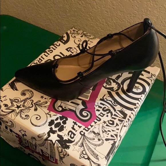 Heels - Picture 7 of 9